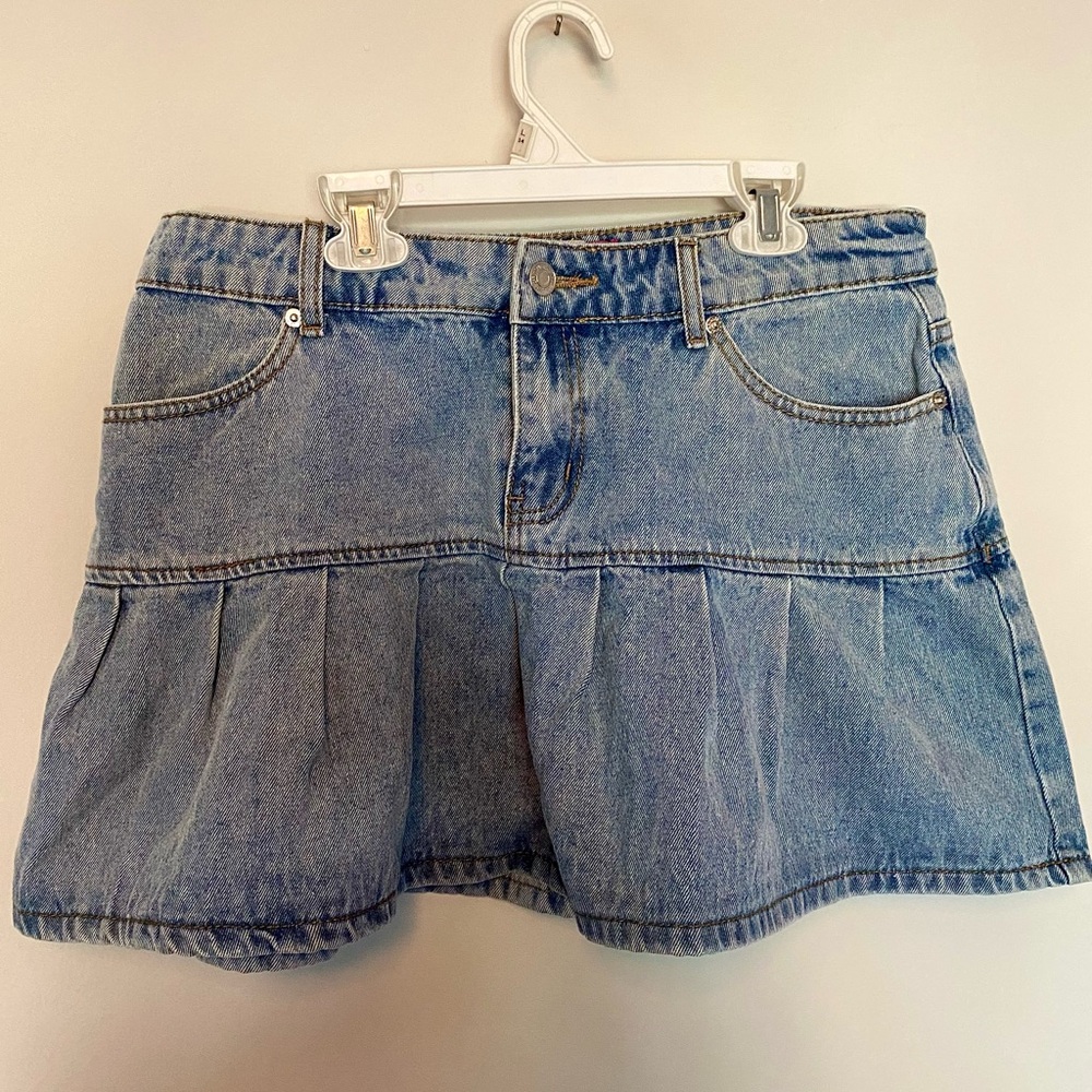 Edikted Pleated Denim Skirt